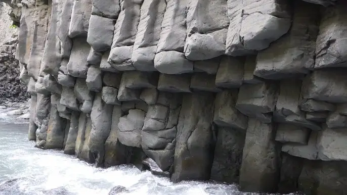 Paysage des gorges du Bras de la Plaine, site naturel à visiter autour du Tampon