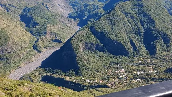 Randonnée vers Grand Bassin, un lieu à visiter autour du Tampon à La Réunion