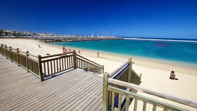 Plage de Saint-Pierre et son lagon, lieu touristique proche du Tampon